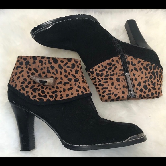 Donald J. Pliner Shoes - 💥PRICE DROP💥 Antonia Bootie